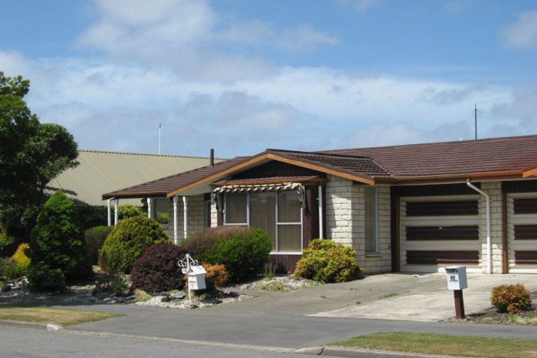 Photo of property in 65 Karnak Crescent, Russley, Christchurch, 8042