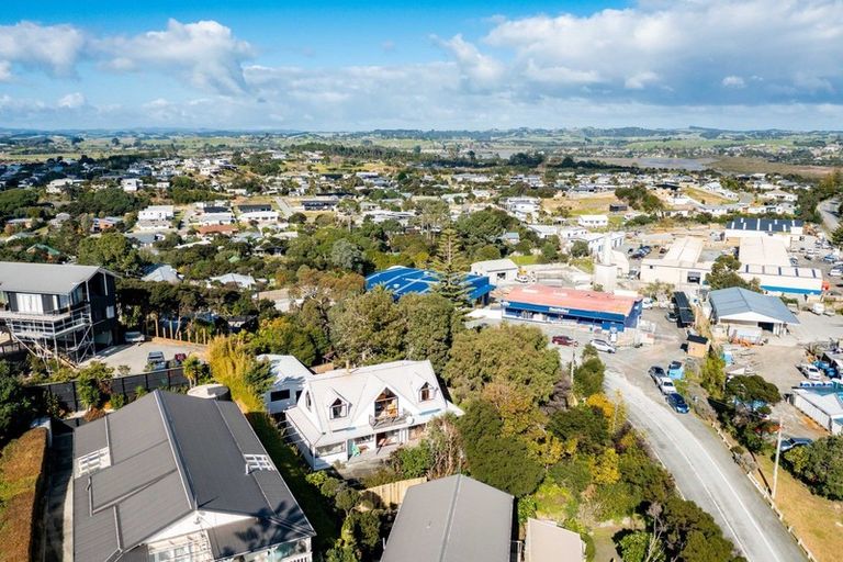 Photo of property in 3 Moir Point Road, Mangawhai Heads, Mangawhai, 0505