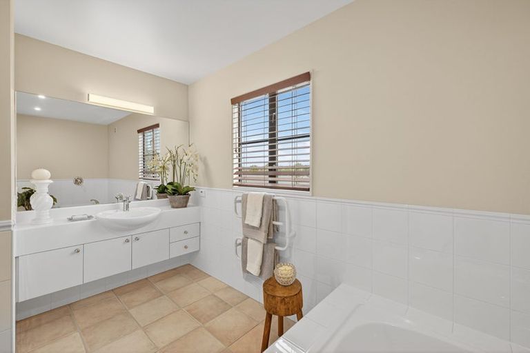 Photo of property in 106 Hamilton Avenue, Ilam, Christchurch, 8041