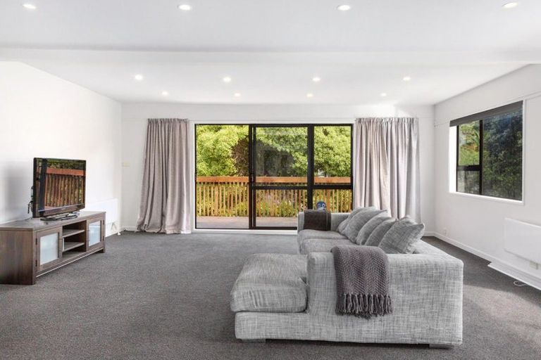 Photo of property in 3 Oak Avenue, Paremata, Porirua, 5024