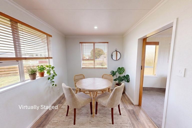 Photo of property in 6 Walker Crescent, Bulls, 4818