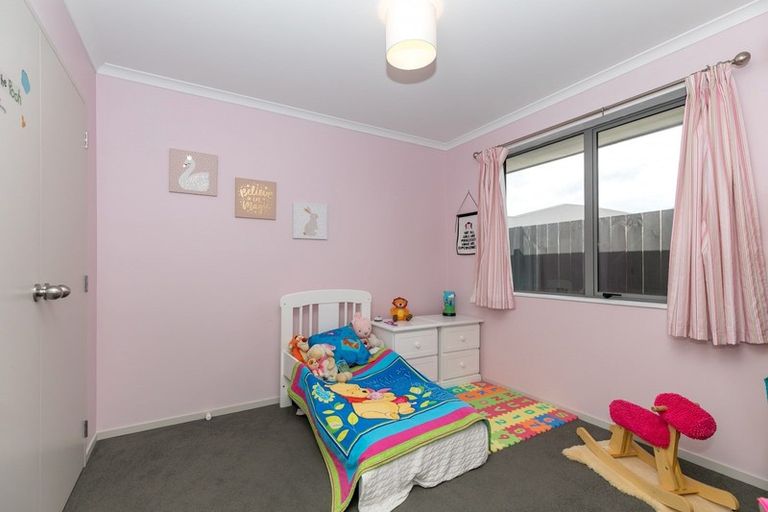 Photo of property in 22 Max Landing, Grandview Heights, Hamilton, 3200