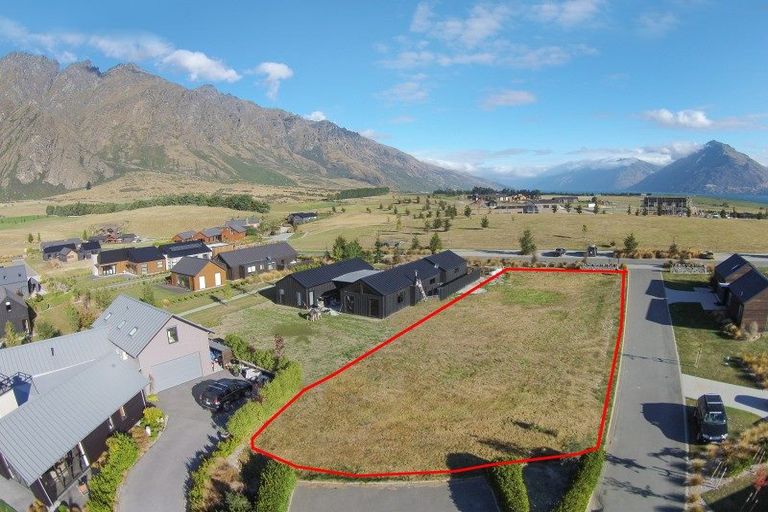 Photo of property in 2 Caithness Court, Jacks Point, Queenstown, 9371