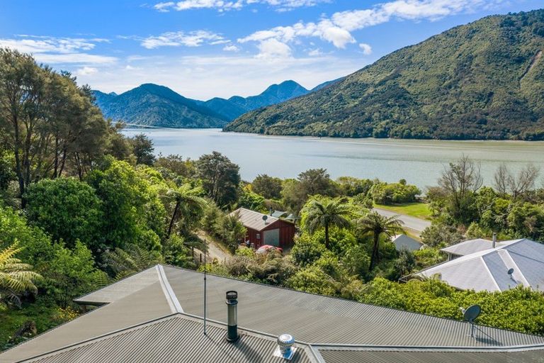 Photo of property in 770 Queen Charlotte Drive, Havelock, Picton, 7281