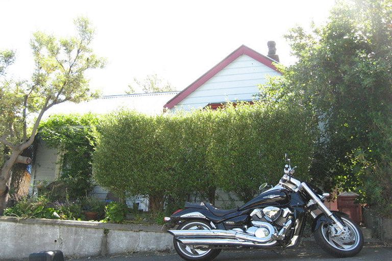 Photo of property in 43 Cornwall Road, Lyttelton, 8082