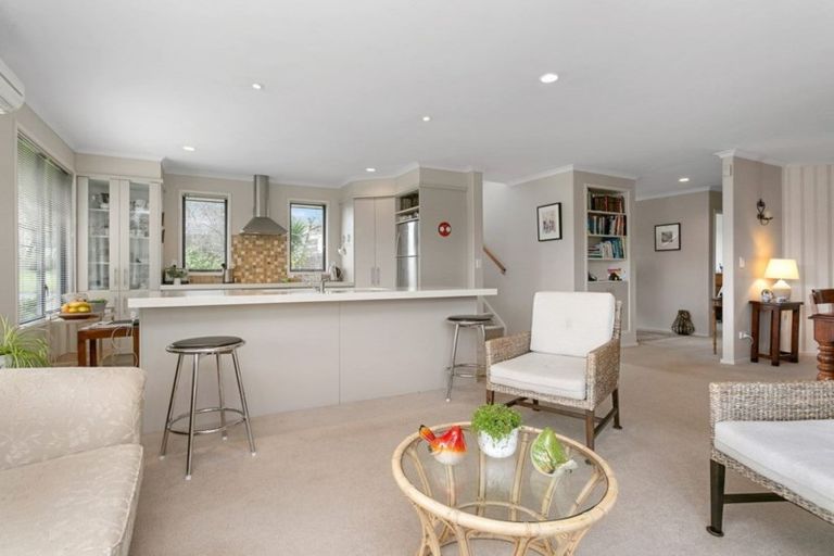 Photo of property in 1 Shaw Street, Leamington, Cambridge, 3432