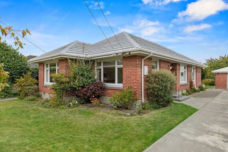 Photo of property in 35 Liverton Crescent, Bishopdale, Christchurch, 8053
