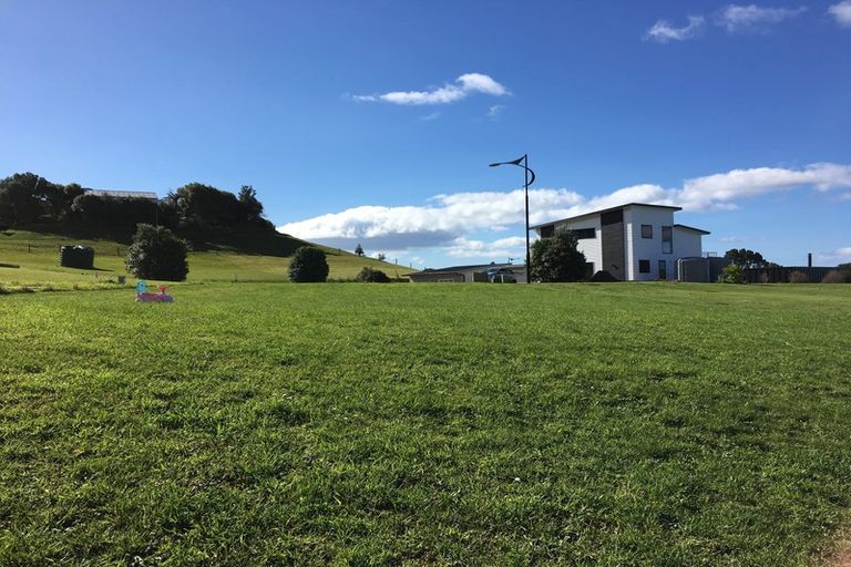 Photo of property in 15 Ross Place, Whiritoa, Whangamata, 3691