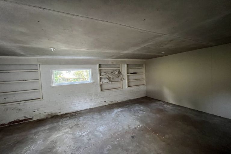 Photo of property in 57 Sylvan Crescent, Te Atatu South, Auckland, 0610