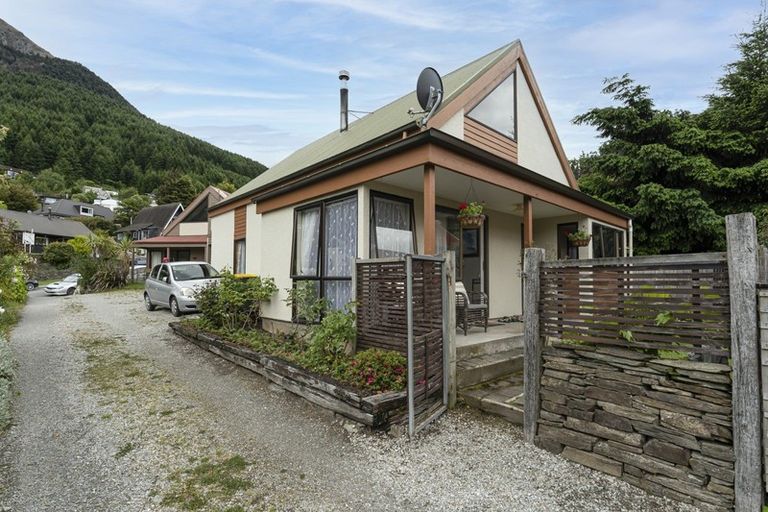 Photo of property in 25c Williams Street, Sunshine Bay, Queenstown, 9300