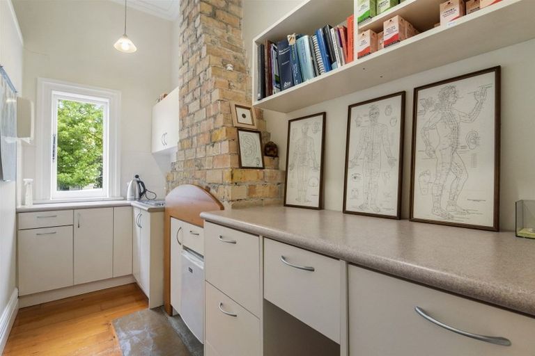 Photo of property in 235 Onewa Road, Birkenhead, Auckland, 0626