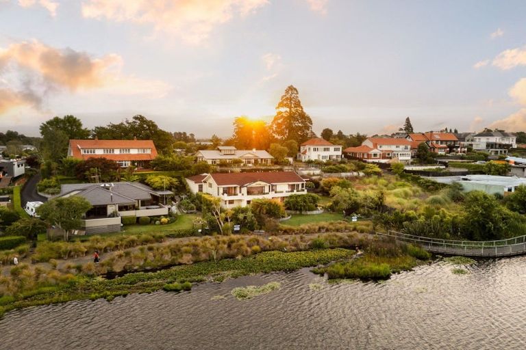 Photo of property in 76 Lake Crescent, Hamilton Lake, Hamilton, 3204