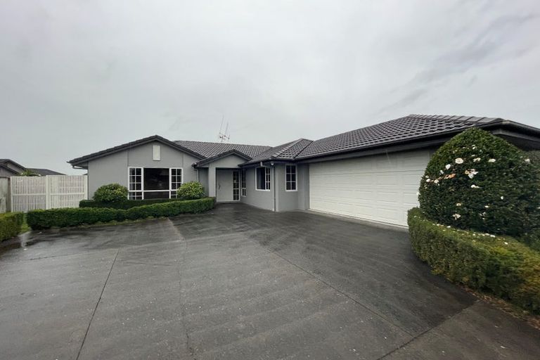 Photo of property in 10 Gibbston Close, Huntington, Hamilton, 3210