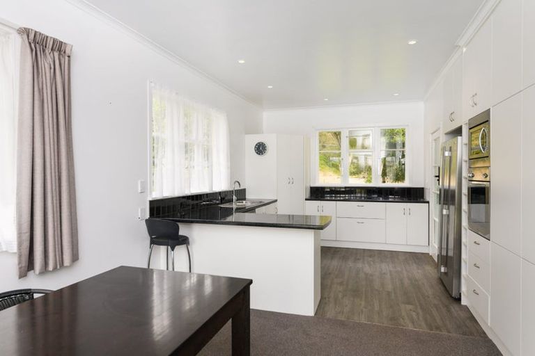 Photo of property in 977 Fitzherbert East Road, Aokautere, Palmerston North, 4471