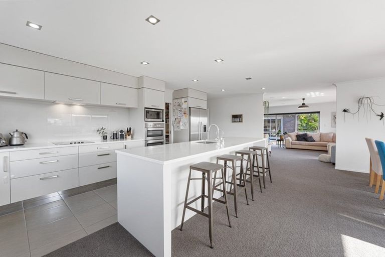 Photo of property in 7 Settlers Close, Whalers Gate, New Plymouth, 4310