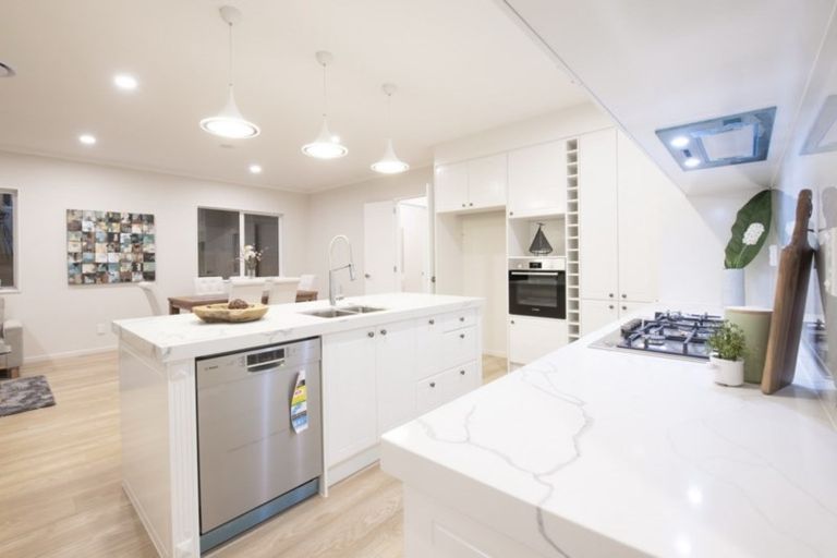 Photo of property in 30 Carrickdawson Drive, Flat Bush, Auckland, 2019