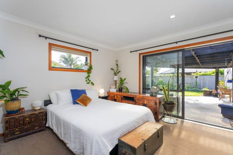 Photo of property in 70 Cholmondeley Crescent, Whitianga, 3510
