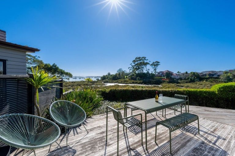 Photo of property in 27b Tamaki Bay Drive, Pakuranga, Auckland, 2010