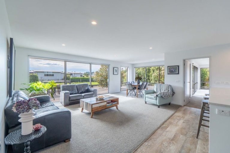 Photo of property in 30 Kakariki Way, Otatara, Invercargill, 9879