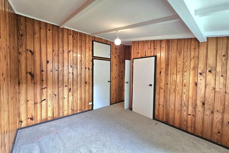 Photo of property in 12 Heaphy Street, Westown, New Plymouth, 4310