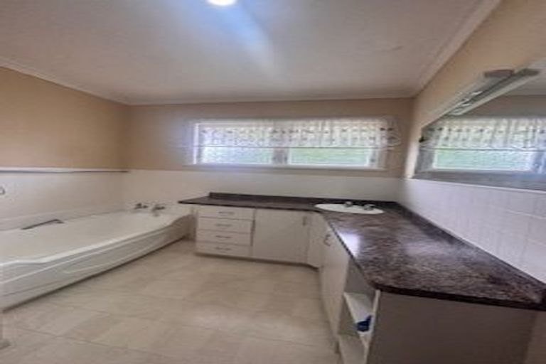 Photo of property in 112 Dinsdale Road, Dinsdale, Hamilton, 3204