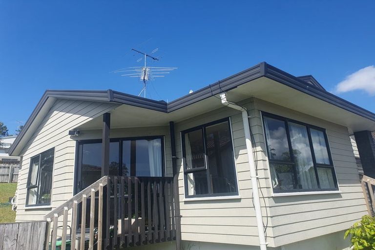 Photo of property in 1/20 Barbados Drive, Unsworth Heights, Auckland, 0632