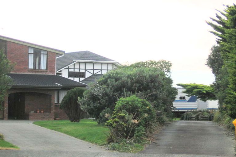 Photo of property in 8 Nuhaka Place, Paraparaumu Beach, Paraparaumu, 5032