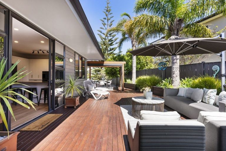 Photo of property in 105 Pine Harbour Parade, Beachlands, Auckland, 2018