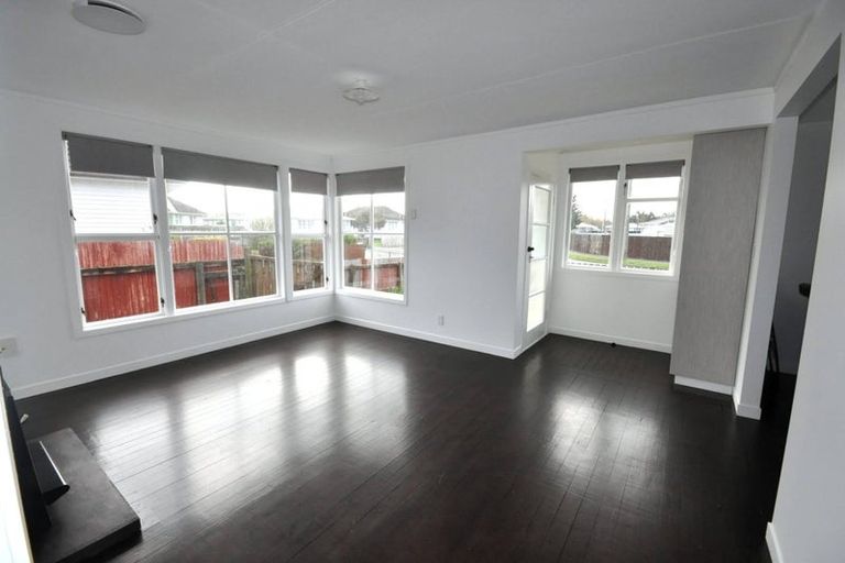 Photo of property in 16 Grant Crescent, Masterton, 5810