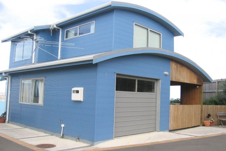 Photo of property in 24 Signallers Grove, Strathmore Park, Wellington, 6022