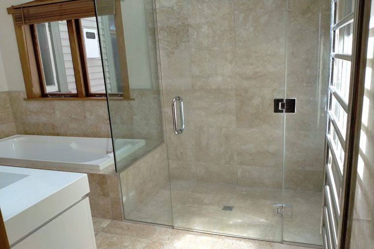 Photo of property in 112 Grafton Road, Roseneath, Wellington, 6011