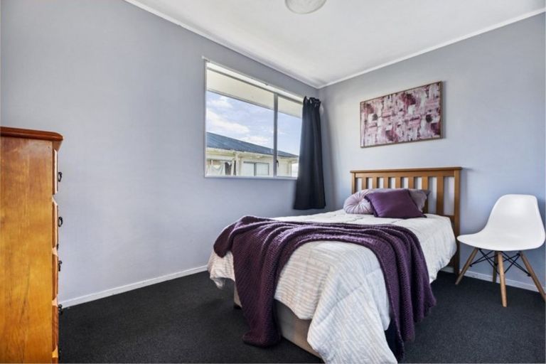 Photo of property in 3/24a Waimumu Road, Massey, Auckland, 0614