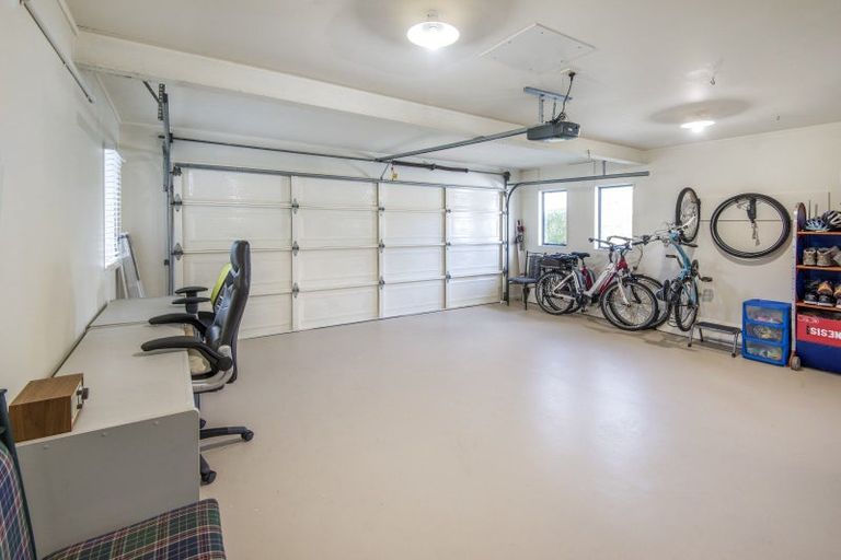 Photo of property in 24 Niccol Avenue, Narrow Neck, Auckland, 0624