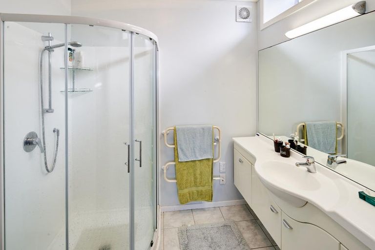 Photo of property in 25 The Crescent, Roseneath, Wellington, 6011