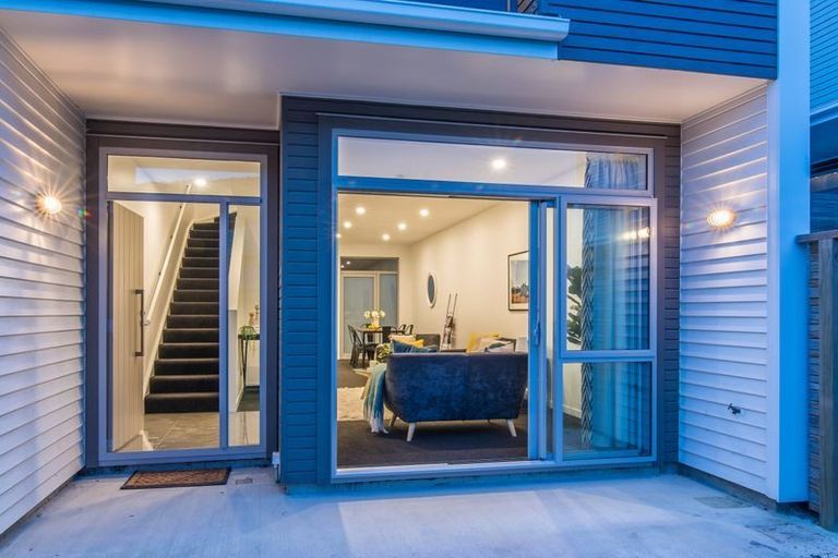 Photo of property in 10/59 The Parade, Island Bay, Wellington, 6023