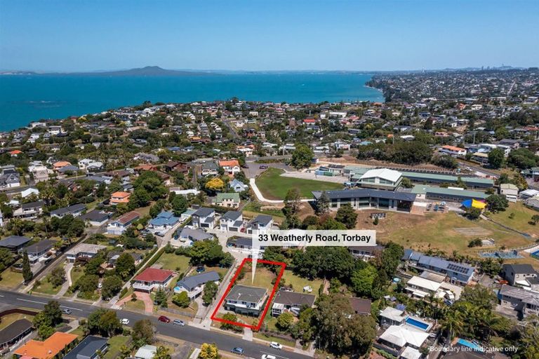 Photo of property in 33 Weatherly Road, Torbay, Auckland, 0630