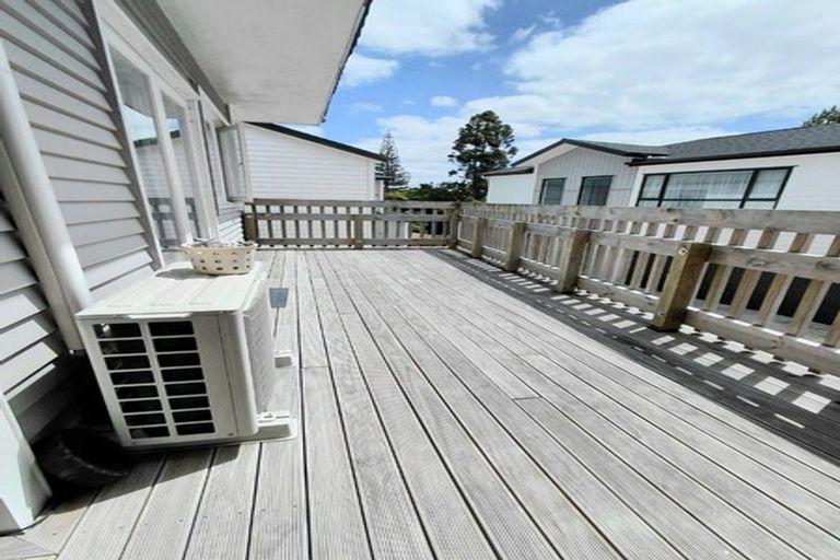 Photo of property in 86d Kelman Road, Kelston, Auckland, 0602