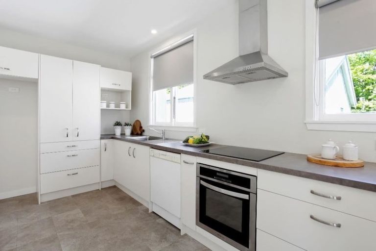 Photo of property in 2/93a Glandovey Road, Fendalton, Christchurch, 8052