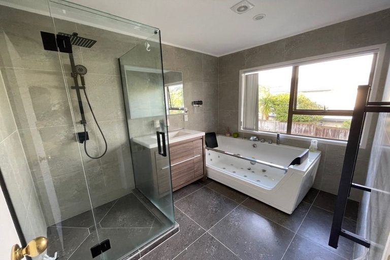 Photo of property in 1/99 Kowhai Road, Mairangi Bay, Auckland, 0630