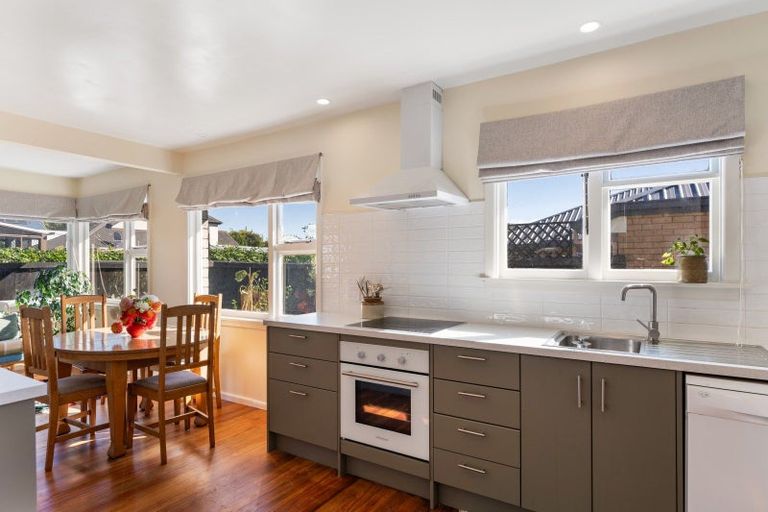 Photo of property in 14 Coniston Avenue, Ilam, Christchurch, 8041