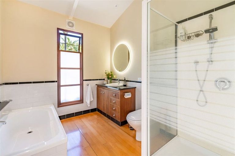 Photo of property in 360 Paremata Road, Whitby, Porirua, 5381