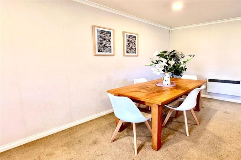 Photo of property in 6 Richard Halse Drive, Manurewa, Auckland, 2105