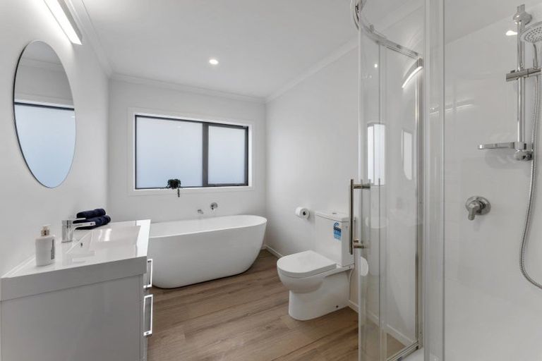 Photo of property in 3 Nikau Lane, Timberlea, Upper Hutt, 5018