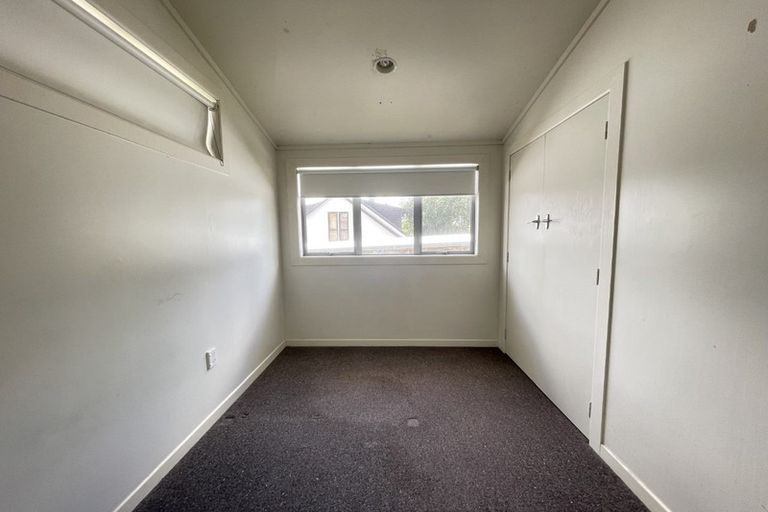 Photo of property in 1/143 Carlisle Road, Northcross, Auckland, 0632