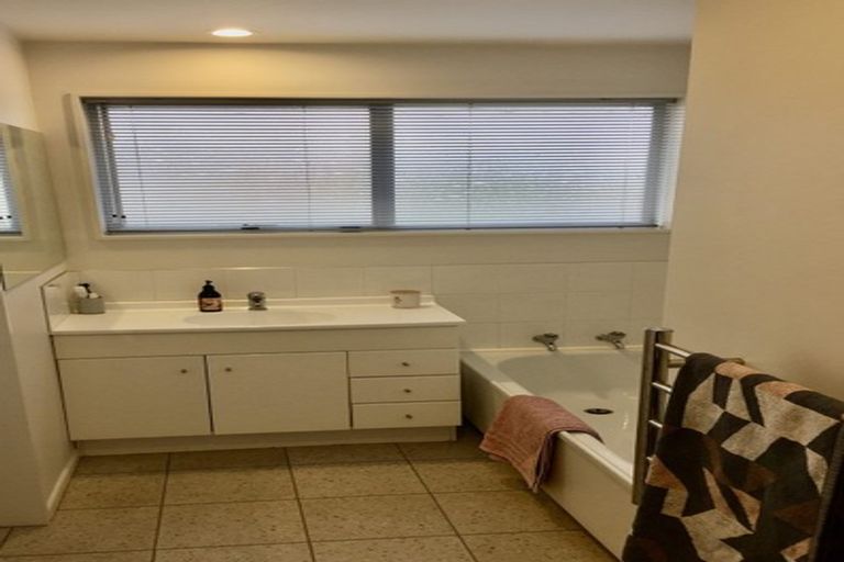 Photo of property in 3 Birchdale Place, Halswell, Christchurch, 8025