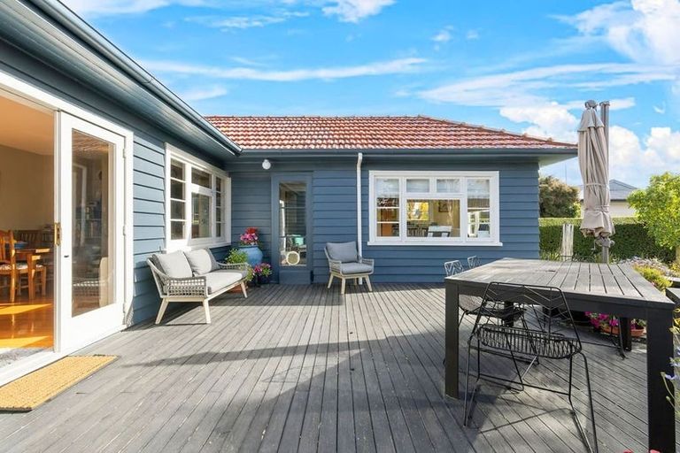 Photo of property in 72 Aorangi Road, Bryndwr, Christchurch, 8053