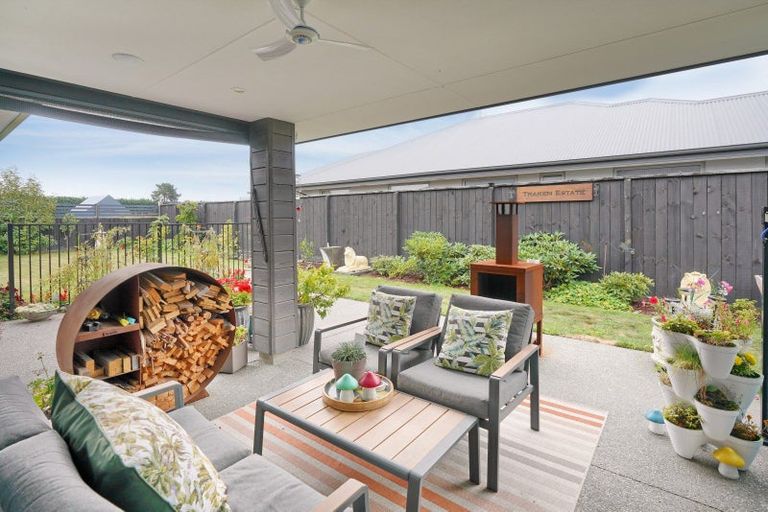 Photo of property in 11 Brantholme Place, Rangiora, 7400