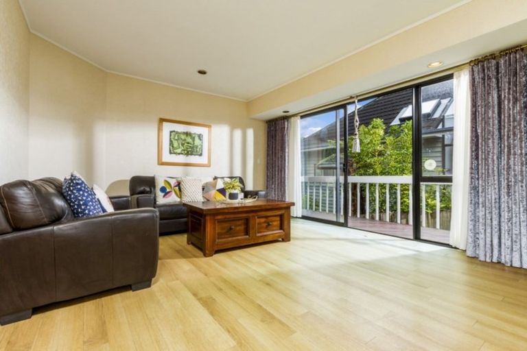 Photo of property in 35 Kenmure Avenue, Forrest Hill, Auckland, 0620