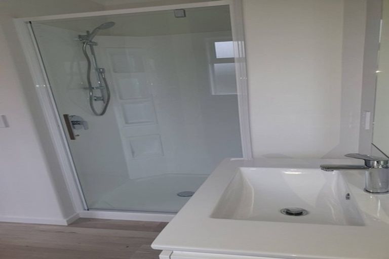 Photo of property in 43b Wainuiomata Road, Wainuiomata, Lower Hutt, 5014