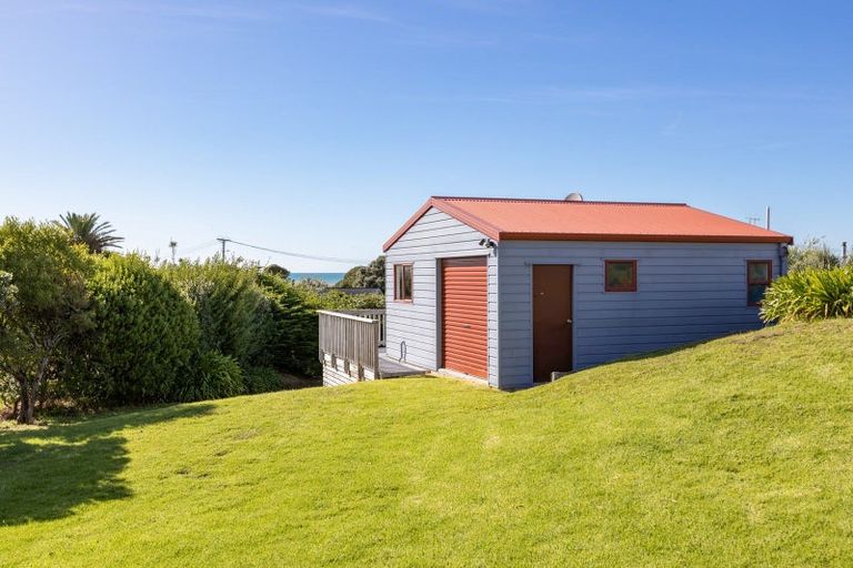 Photo of property in 47 Pinedale Crescent, Riversdale Beach, Masterton, 5872